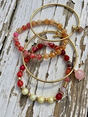 Gold-Tone Bangle Bracelet Set with Pink, Red and Peach Beads